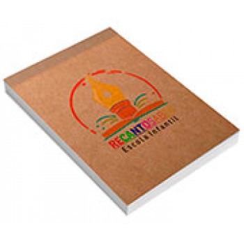 CADERNETA CAPA BROCHURA E COLA MIOLO PERSONALIZADO ABERTURA VERTICAL KRAFT 250G 48 FOLHAS Colorido frente - 100 un.