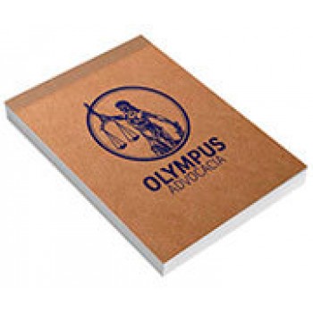 CADERNETA CAPA BROCHURA E COLA MIOLO PERSONALIZADO ABERTURA VERTICAL KRAFT 250G 48 FOLHAS Colorido frente - 50 un.