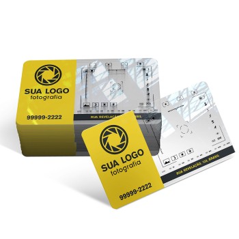 CARTÕES DE VISITA PVC 0,30MM TRANSPARENTE TRANSPARENTE COM TINTA BRANCA Colorido frente - 50 un.