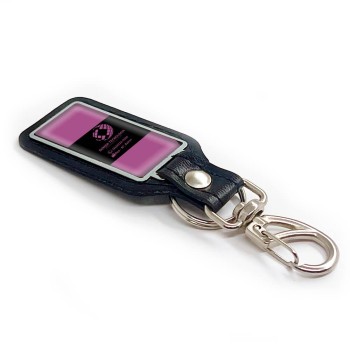 CHAVEIROS EM CORINO PRETO COM EMBLEMA NO METAL RESINADO MODELO RETANGULAR Colorido frente - 100 un.
