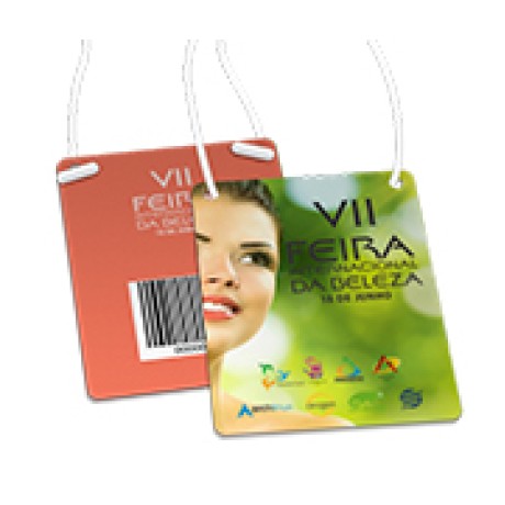 CREDENCIAIS COUCHÊ 250G VERNIZ UV TOTAL FRENTE COM CORDÃO OU CLIP JACARÉ 87X120MM Colorido frente e verso - 1000 un.