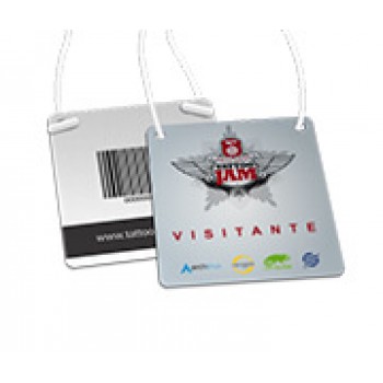 CREDENCIAIS COUCHÊ 250G VERNIZ UV TOTAL FRENTE COM CORDÃO OU CLIP JACARÉ 90X98MM Colorido frente e preto e branco verso - 2000 un.