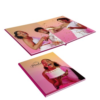 FOTOLIVROS OU PHOTOBOOKS TRADICIONAL 12 PÁGINAS 15X21CM Colorido frente e verso - 1 un.
