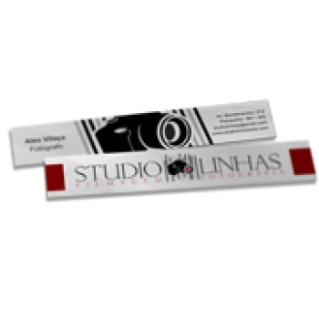 MARCADOR DE PÁGINA COUCHÊ 300G VERNIZ UV TOTAL FRENTE 273X51 Colorido frente e preto e branco verso - 3000 un.