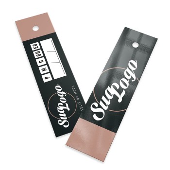 TAGS PADRÃO FURO COUCHÊ 300G VERNIZ UV TOTAL FRENTE 91X25MM Colorido frente e verso - 2000 un.
