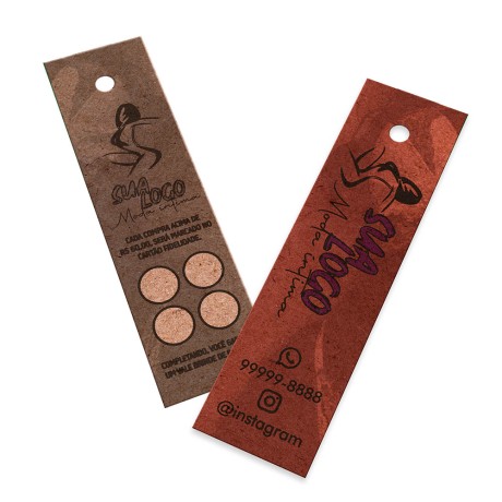 TAGS TAGS PADRÃO FURO KRAFT 250G SEM LAMINAÇÃO E SEM VERNIZ SEM VERNIZ 91X25MM Colorido frente e preto e branco verso - 2000 un.
