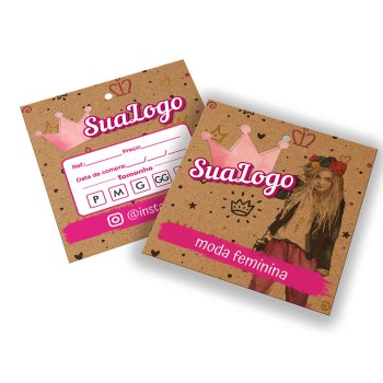 TAGS TAGS PADRÃO FURO KRAFT 250G SEM LAMINAÇÃO E SEM VERNIZ SEM VERNIZ COM TINTA BRANCA 91X102MM Colorido frente e verso - 500 un.