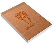 CADERNETA CAPA BROCHURA E COLA MIOLO PERSONALIZADO ABERTURA VERTICAL KRAFT 250G 48 FOLHAS